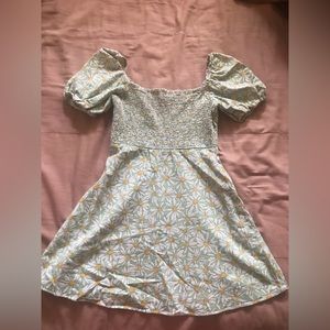 Zara - Daisy Print Puff Sleeve Dress